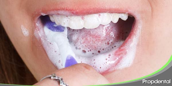 limpia-tus-dientes-con-el-cepillado-
